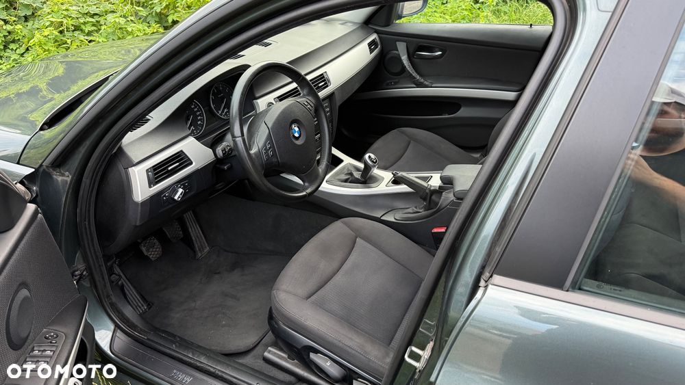 BMW Seria 3 318i - 16