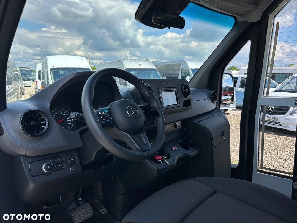 Mercedes-Benz Sprinter 519 - 15