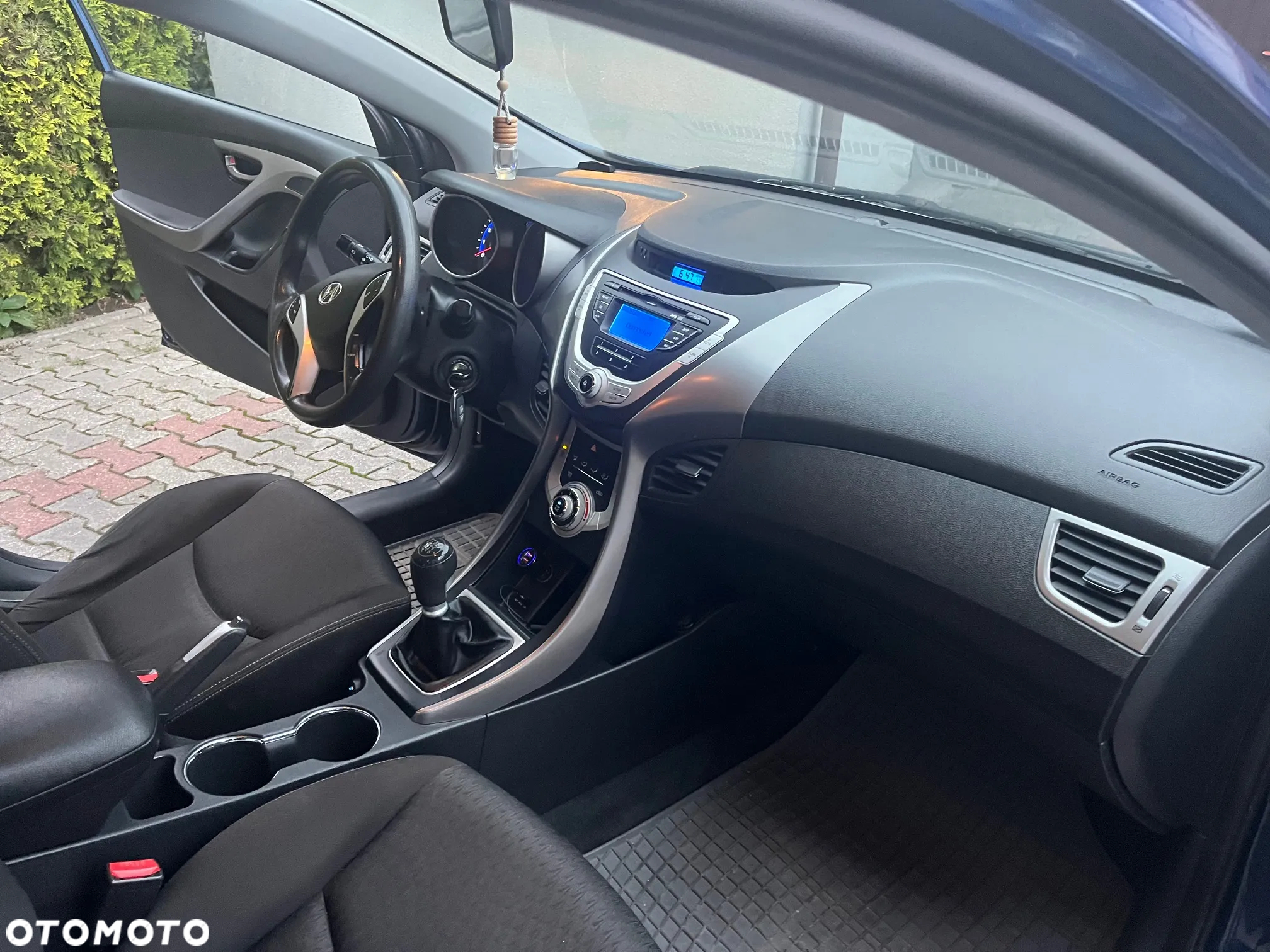 Hyundai Elantra 1.6 Comfort - 13