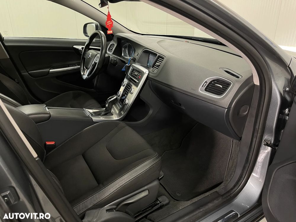 Volvo S60 D3 Geartronic Momentum - 9