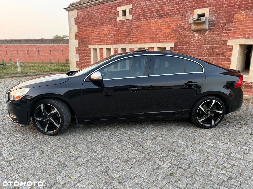 Volvo S60 T6 AWD R-Design - 11