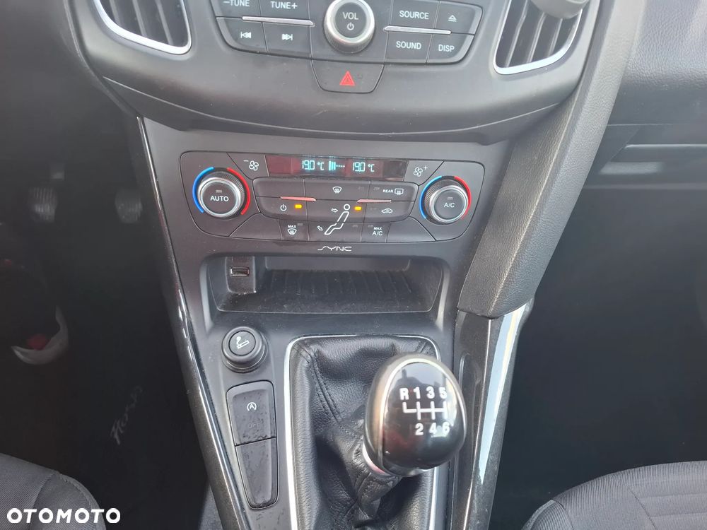 Ford Focus 1.5 EcoBlue Start-Stopp-System TITANIUM - 18