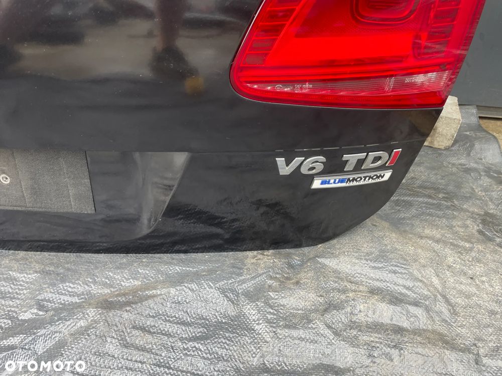 VW TOUAREG II 7P klapa LC9X 2014 R LINE  rok szyba dymiona - 3