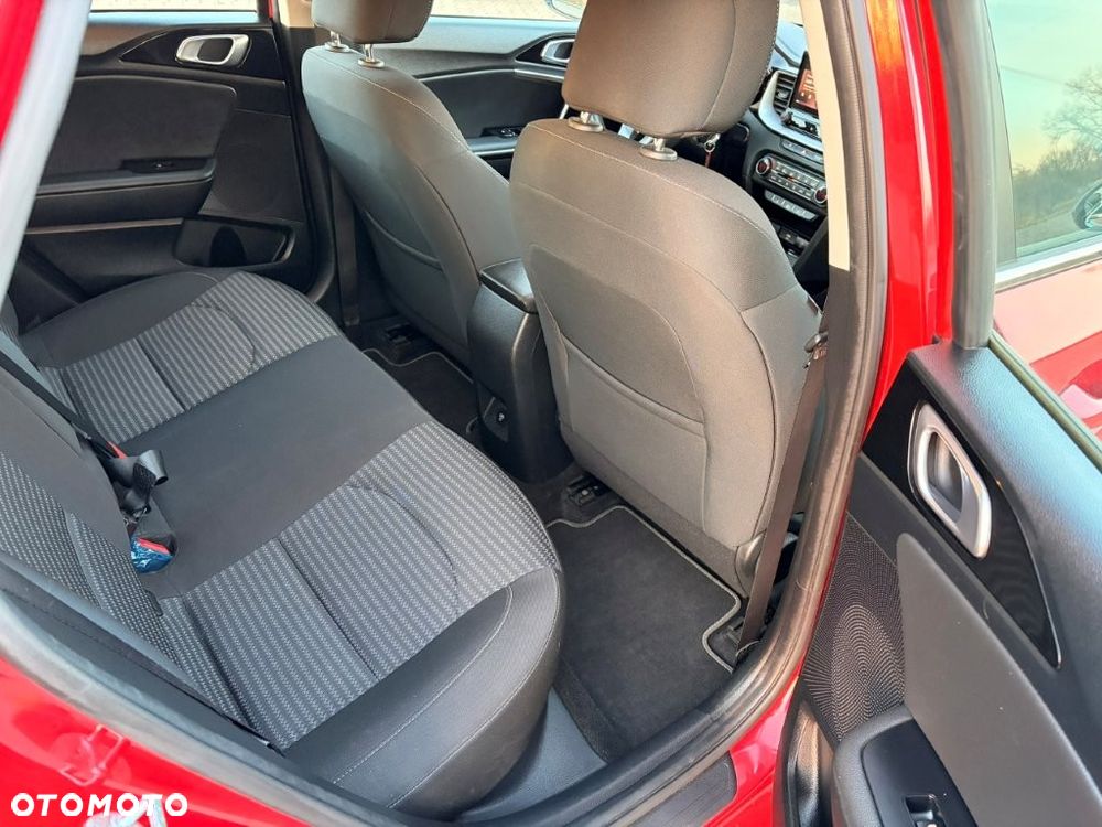 Kia Ceed - 22