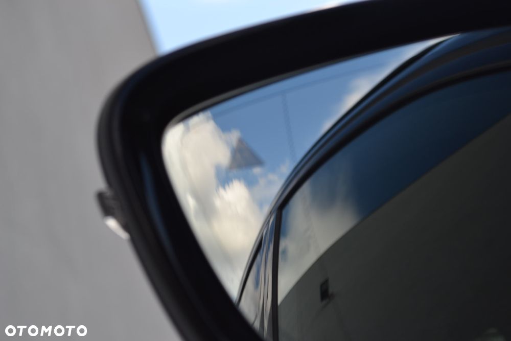 BMW Seria 3 330i xDrive M Sport sport - 16
