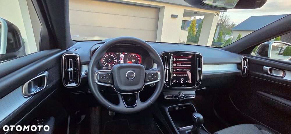 Volvo XC 40 T3 Momentum - 10