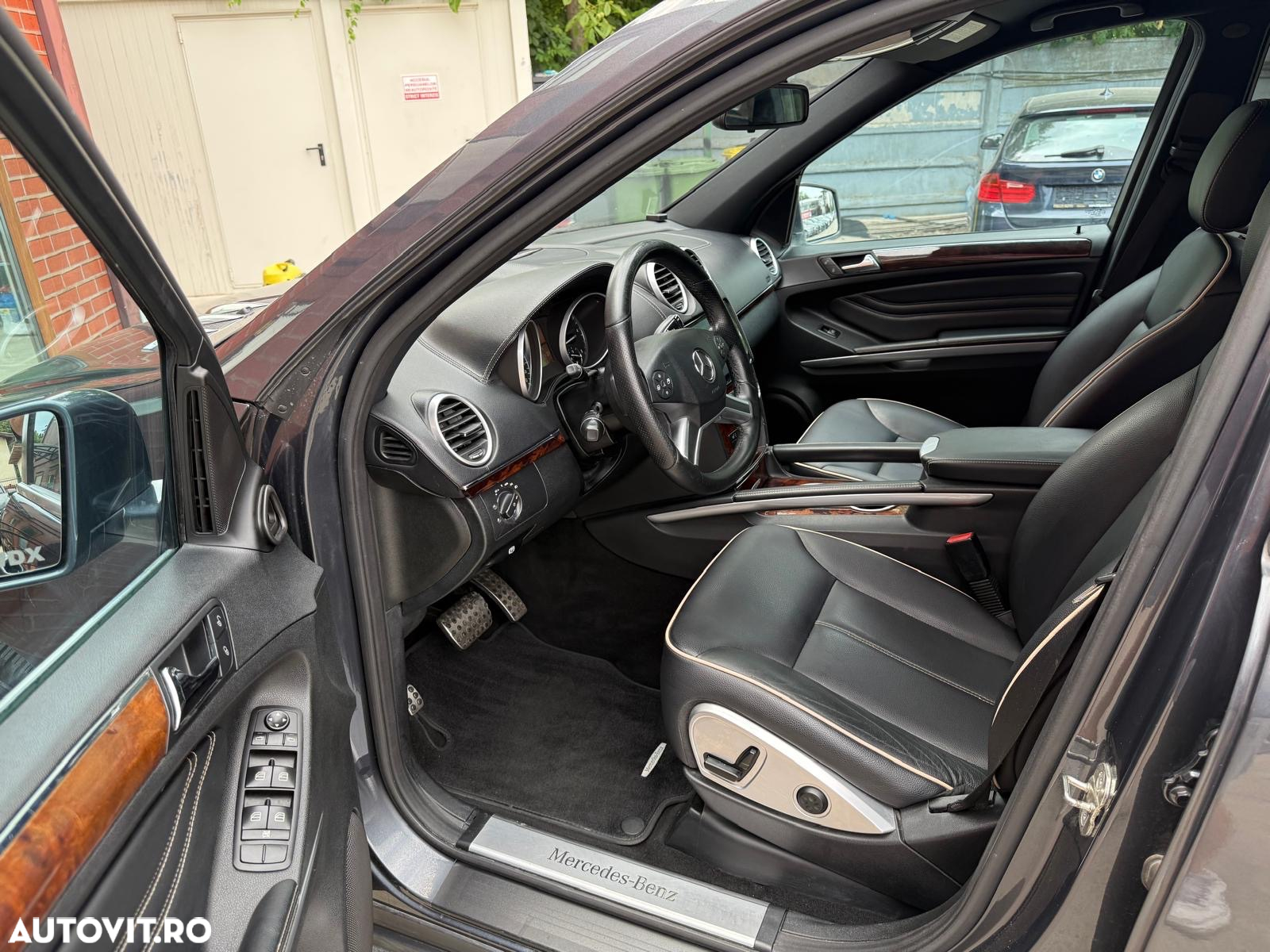 Mercedes-Benz ML 300 CDI 4Matic 7G-TRONIC DPF BlueEFFICIENCY Grand Edition - 40