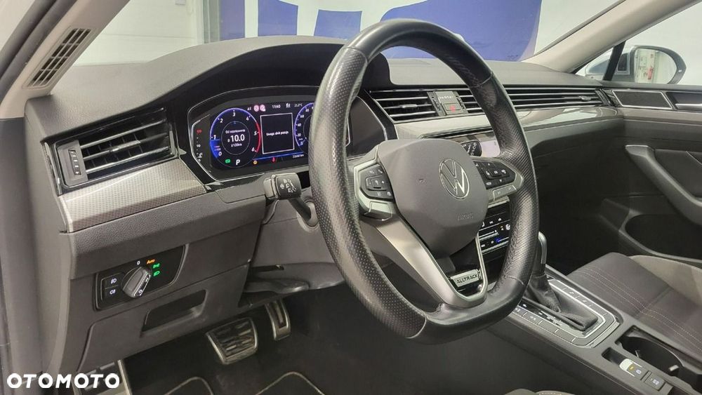 Volkswagen Passat - 12