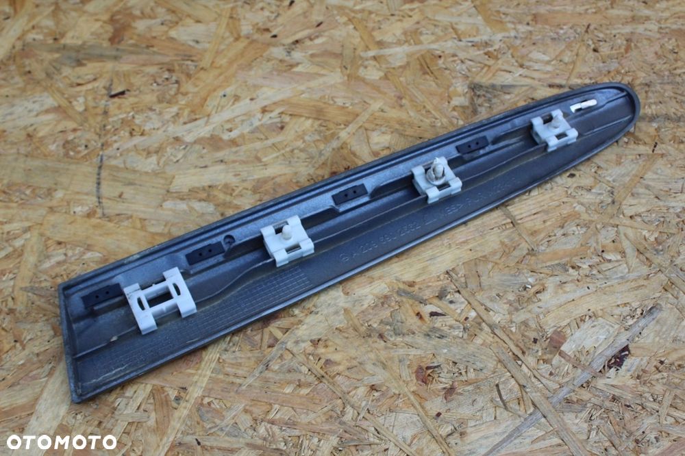 Listwa błotnika PRAWA Mercedes CLK w209 Kolor C723 - 2