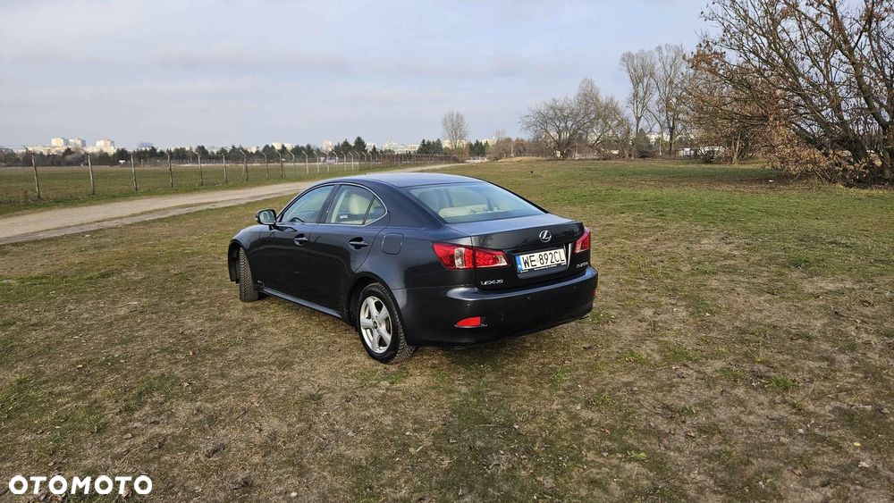Lexus IS 220d - 4