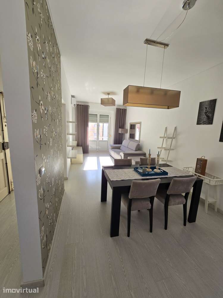 Apartamento T2 Campo de Ourique - Totalmente mobilado e equipado - Grande imagem: 3/15