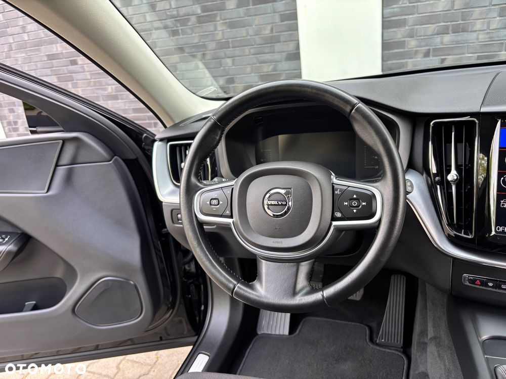 Volvo XC 60 D3 Momentum - 17