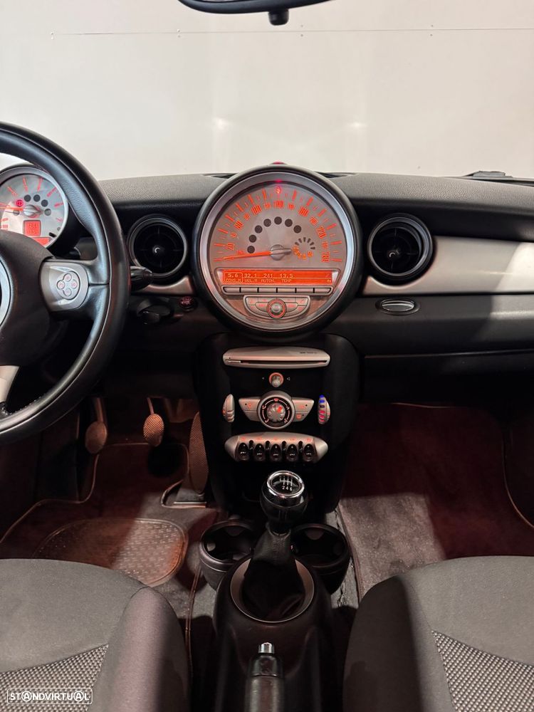 MINI 3 Portas Cooper D - 27