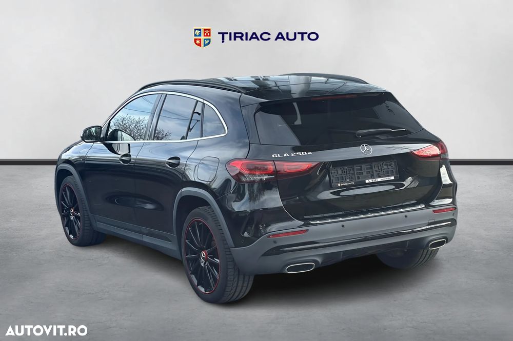 Mercedes-Benz GLA - 2