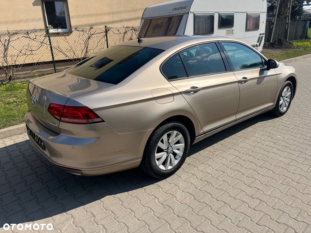 Volkswagen Passat 1.4 TSI (BlueMotion Technology) Trendline - 6