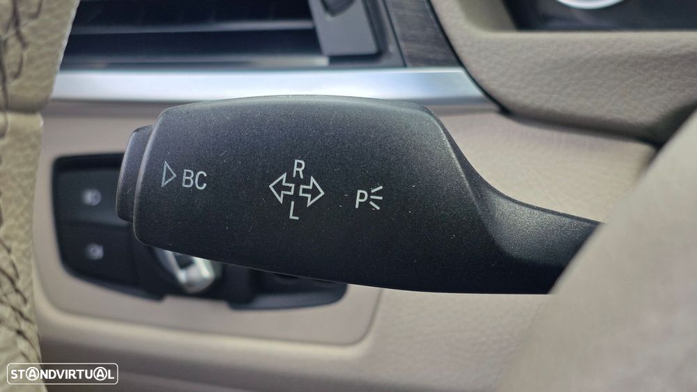 BMW 320 d Auto Line Luxury - 29