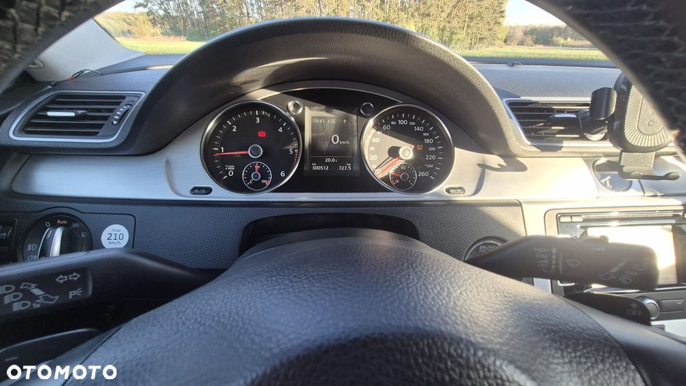 Volkswagen Passat 2.0 TDI DPF DSG Highline - 13