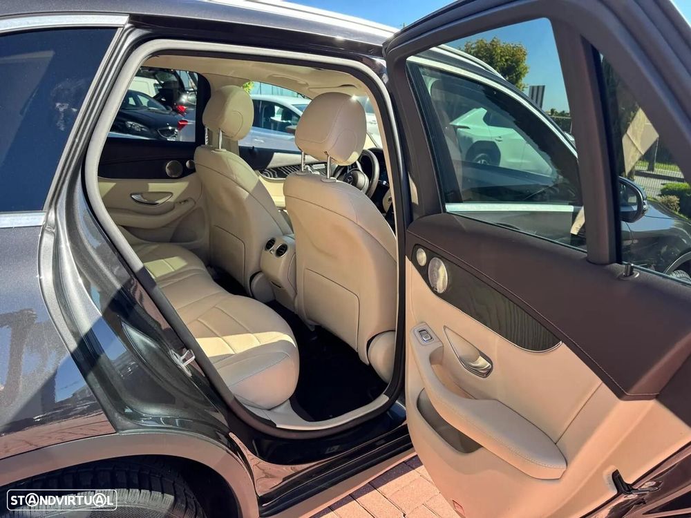 Mercedes-Benz GLC 300 de 4Matic 9G-TRONIC Exclusive - 22