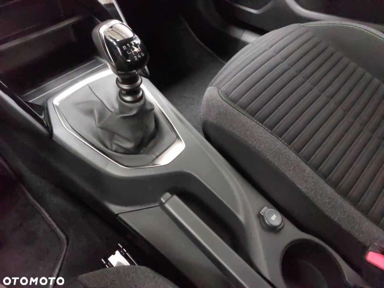 Peugeot 2008 - 13