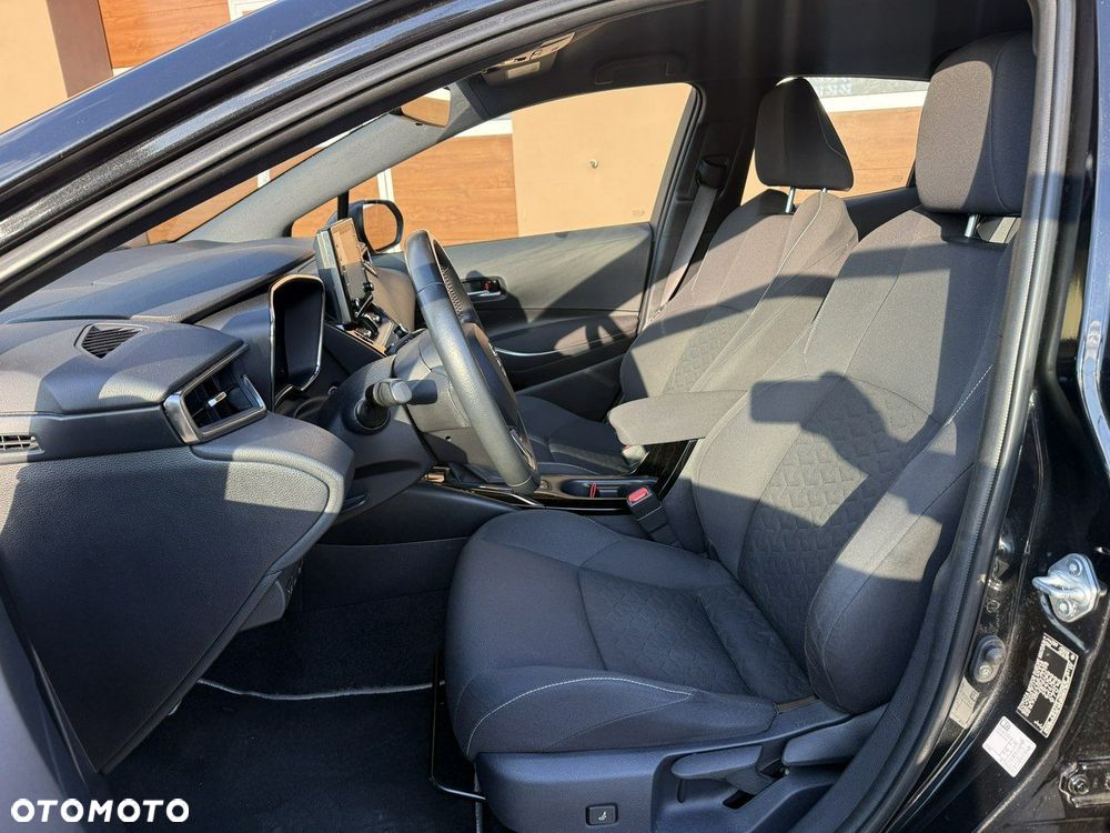 Toyota Corolla 1.8 Hybrid Comfort - 22