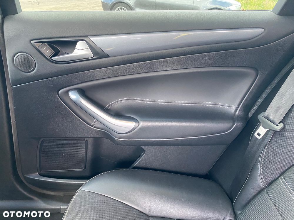 Ford Mondeo 1.6 Eco Boost Trend - 23