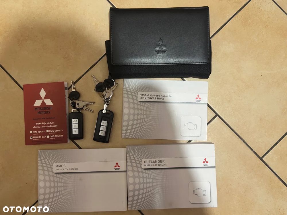 Mitsubishi Outlander 2.0 Instyle Navi 4WD CVT - 23