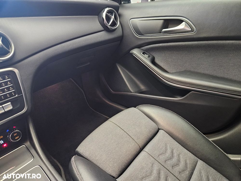 Mercedes-Benz GLA - 24