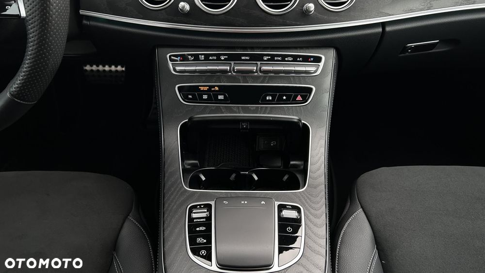Mercedes-Benz Klasa E 220 d 4-Matic AMG - 21
