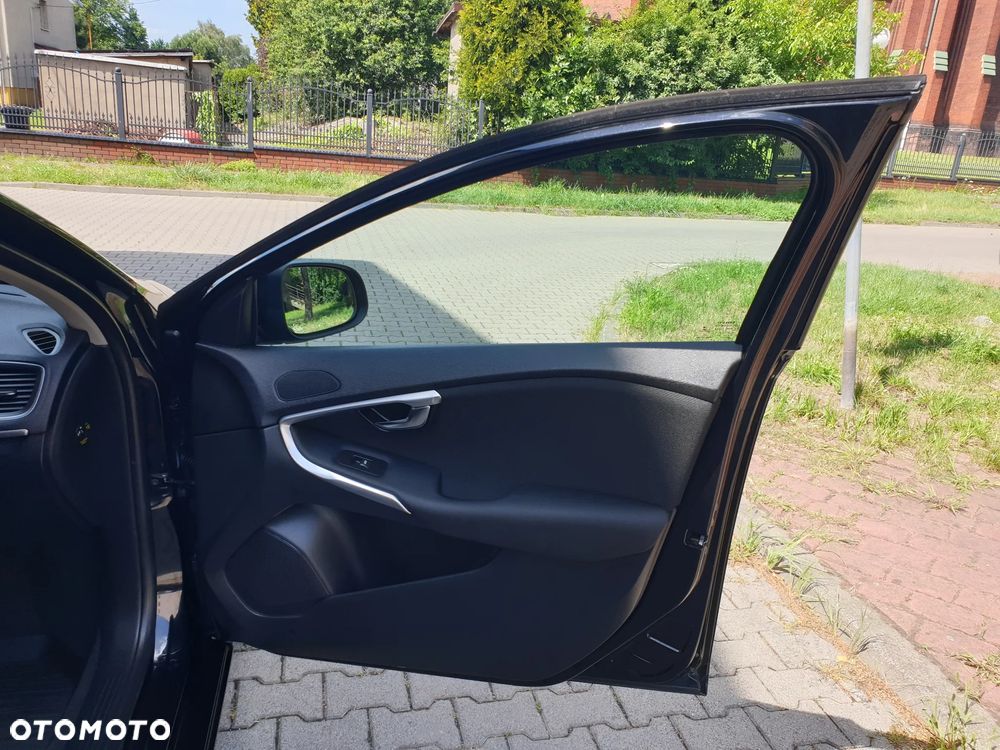 Volvo V40 D2 Summum - 31