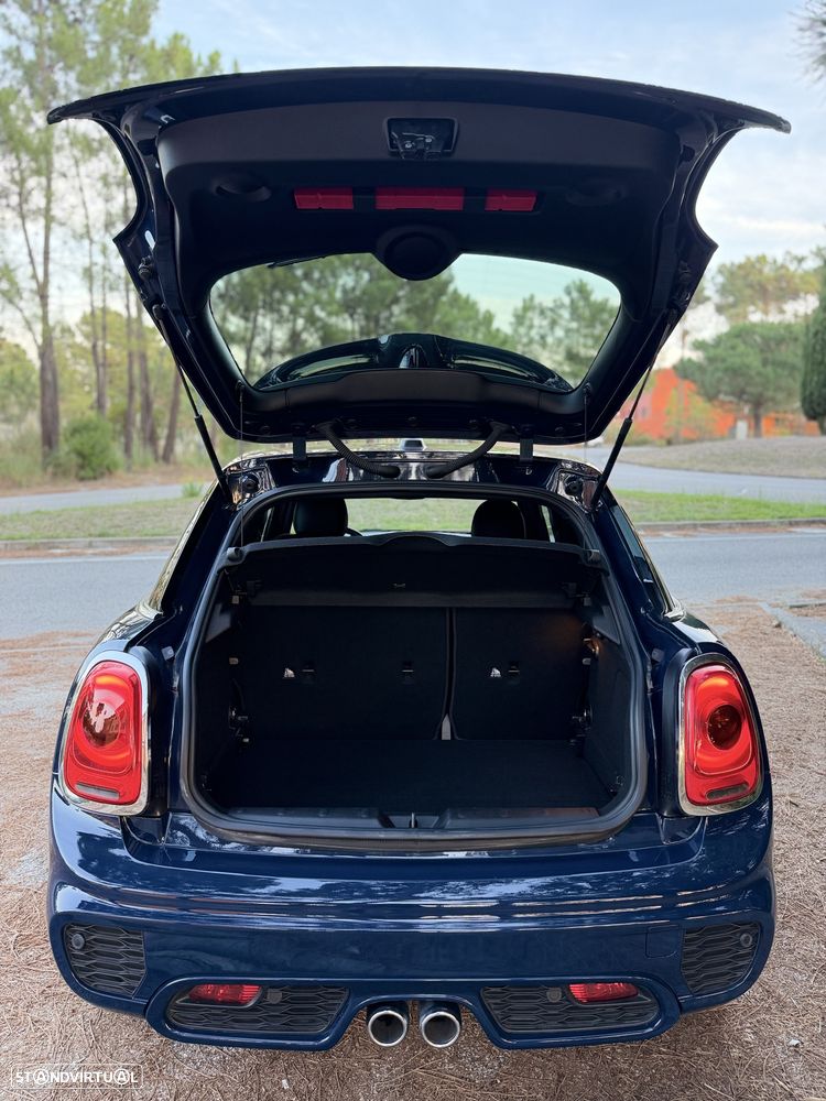 MINI 5 Portas Cooper SD Auto Desportiva - 44