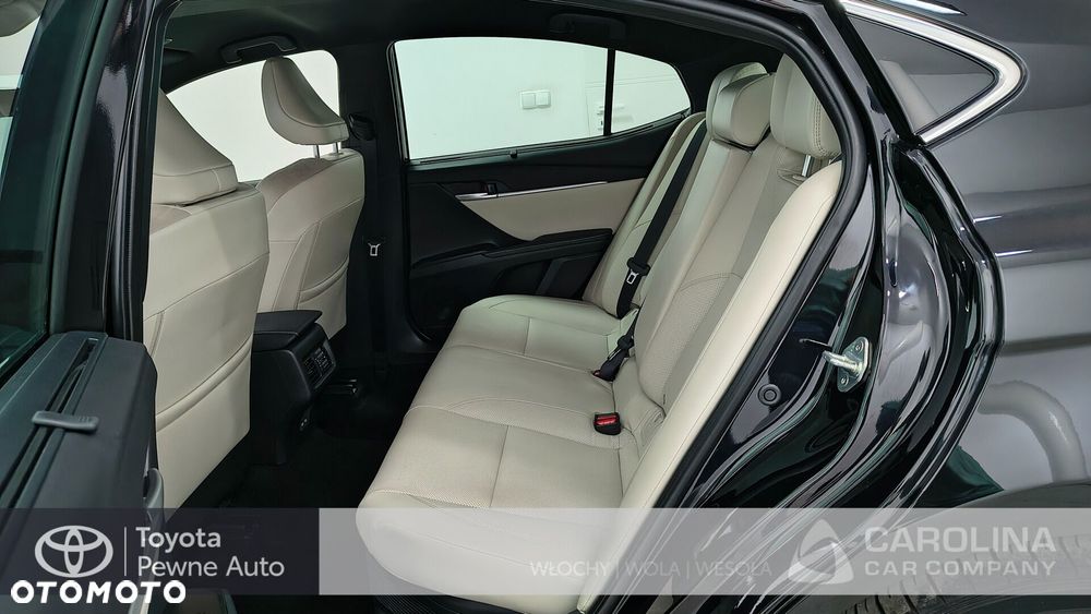 Toyota Camry - 7