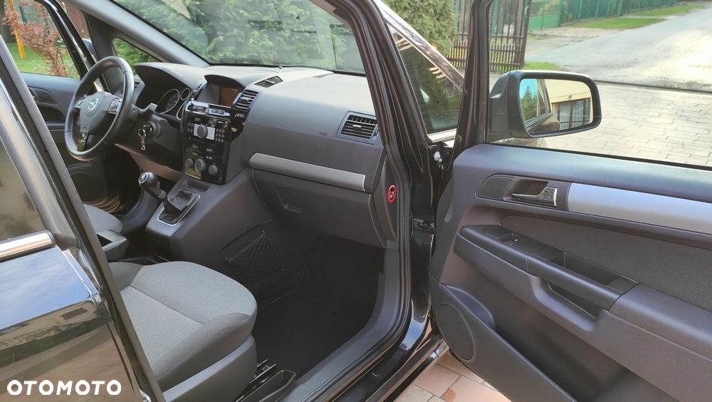 Opel Zafira 1.8 Cosmo - 9