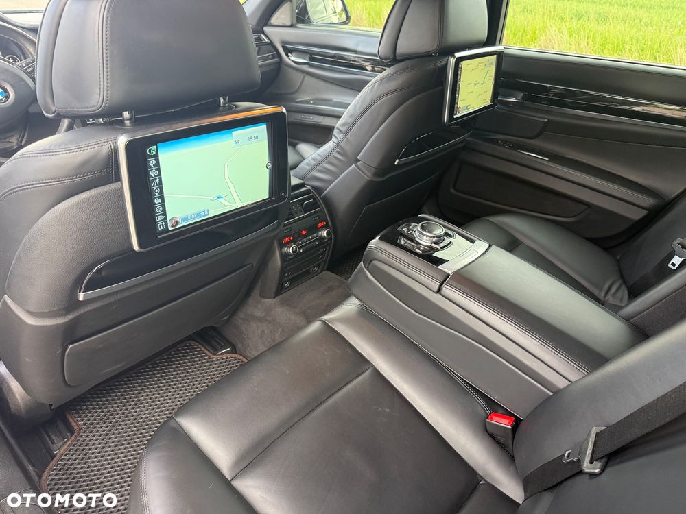 BMW Seria 7 740d xDrive - 16