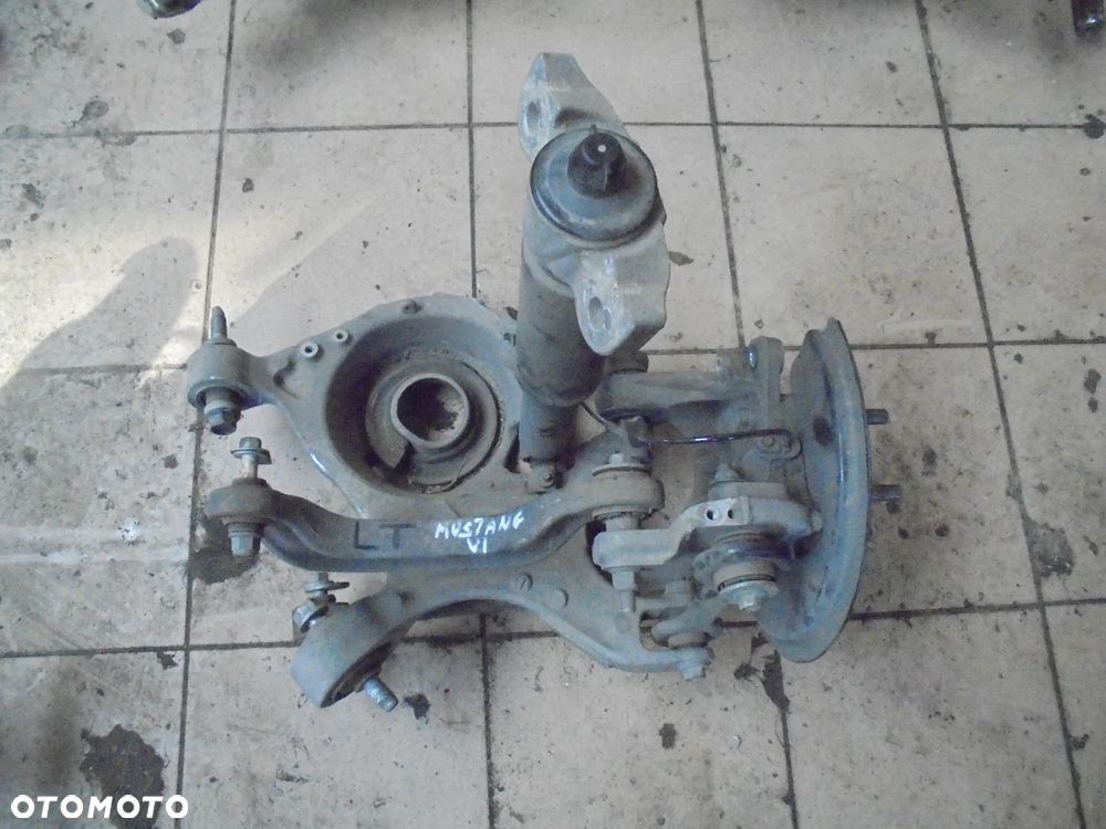 Mustang VI 5,0 wahacze piasta tył p/l - 1