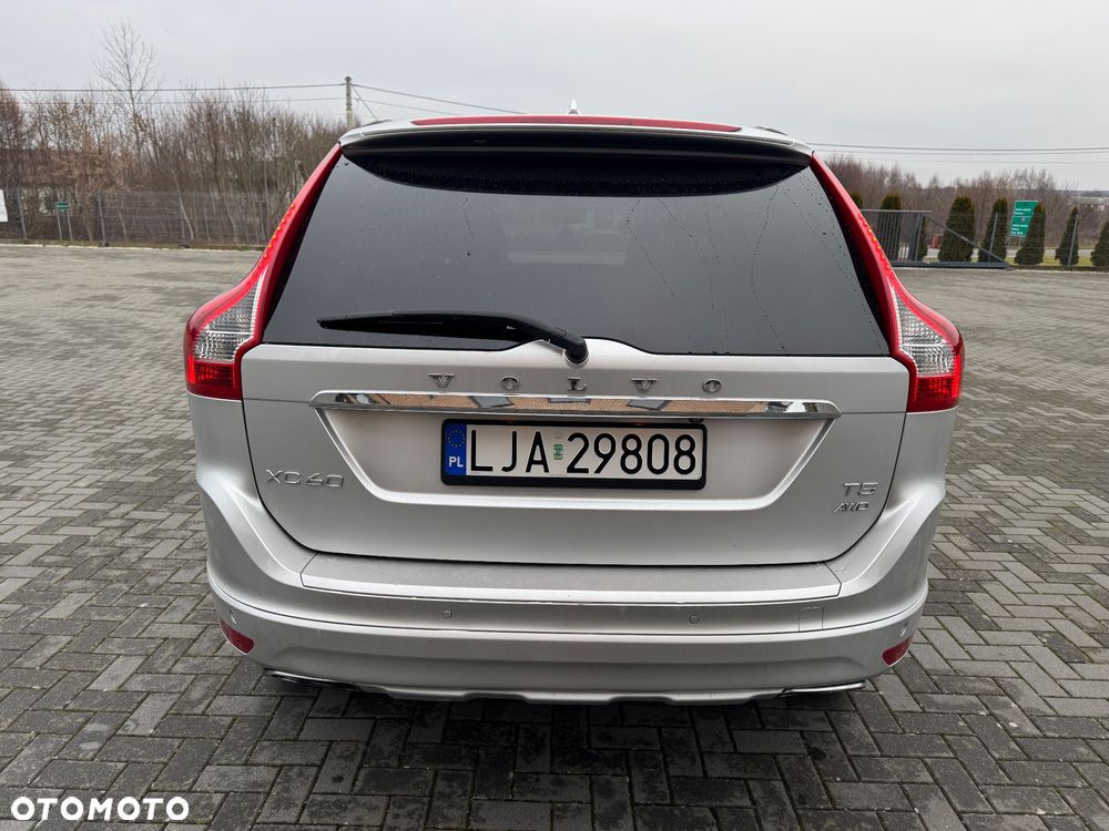 Volvo XC 60 T5 AWD Geartronic Summum - 4