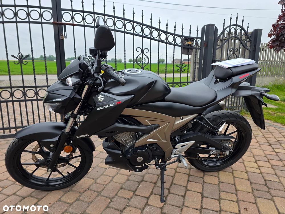 Suzuki GSX - 6