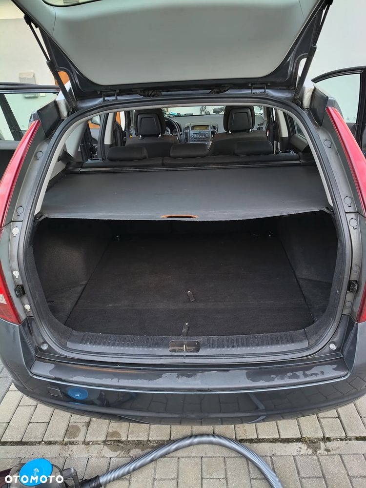 Kia Ceed - 9