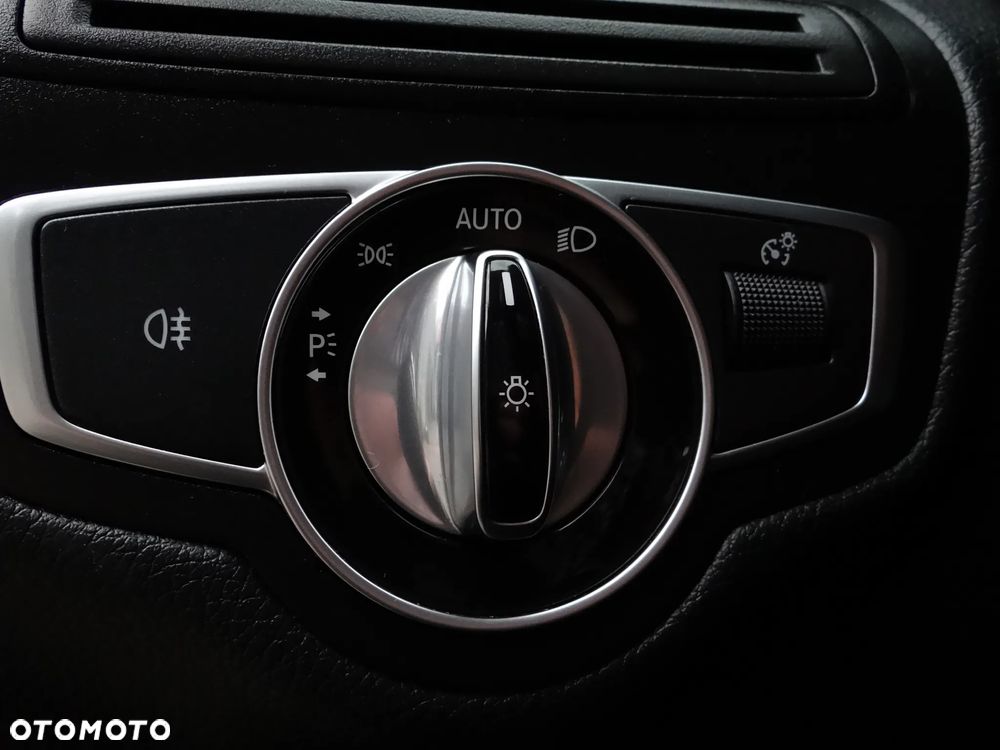 Mercedes-Benz Klasa C 200 (BlueTEC) d T 7G-TRONIC Exclusive - 29