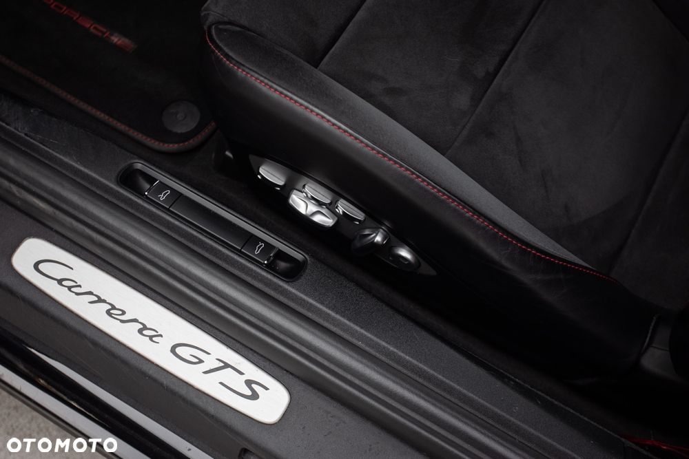 Porsche 911 Carrera GTS PDK - 20