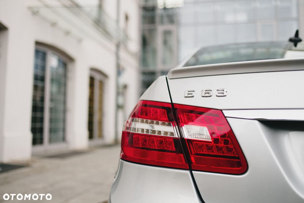 Mercedes-Benz Klasa E 63 AMG AMG Speedshift 7G-MCT - 38