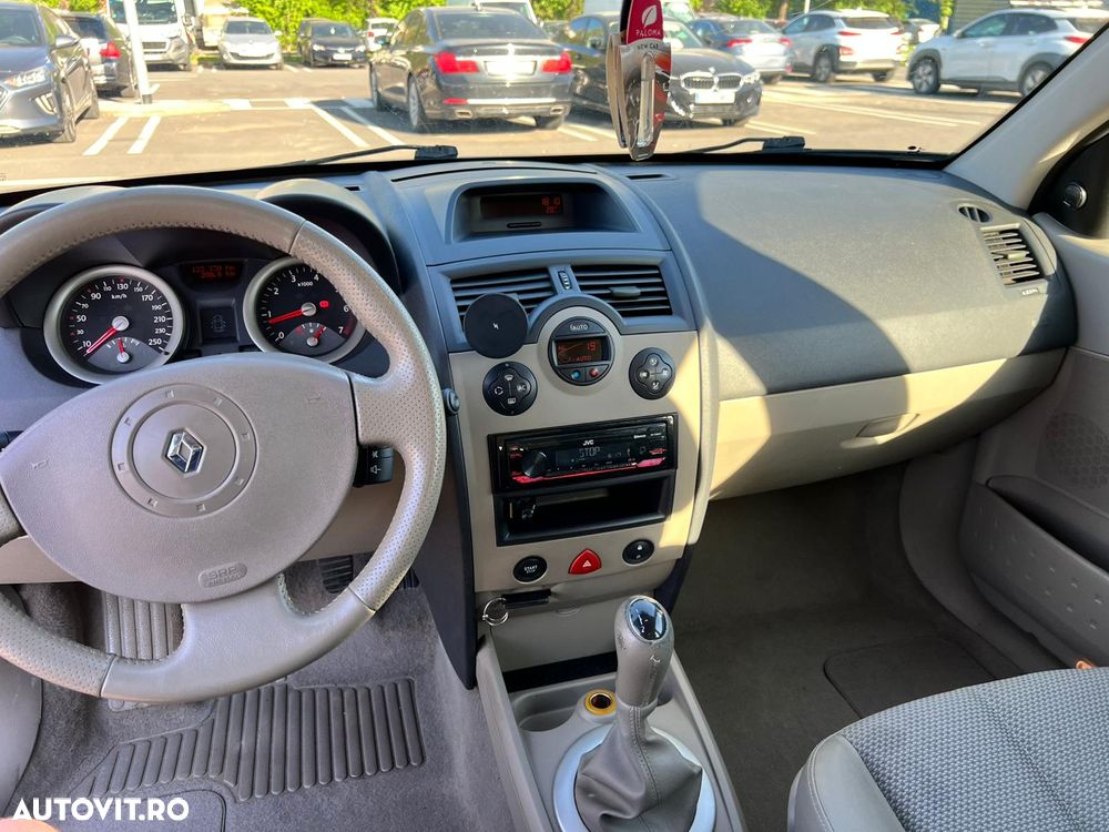 Renault Megane II 1.6 Influence - 9