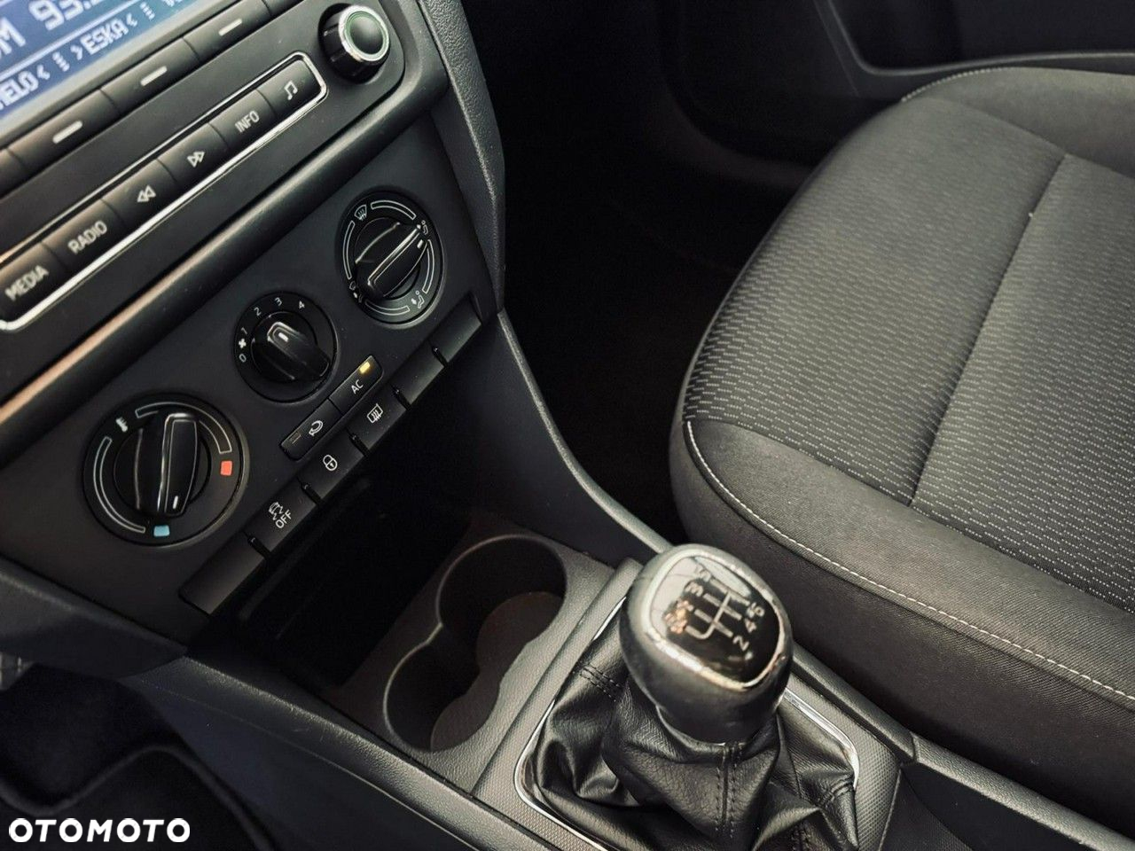 Skoda RAPID - 26