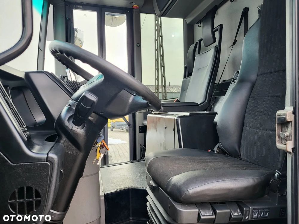 Mercedes-Benz Econic 2630 dwukomorowa - 18