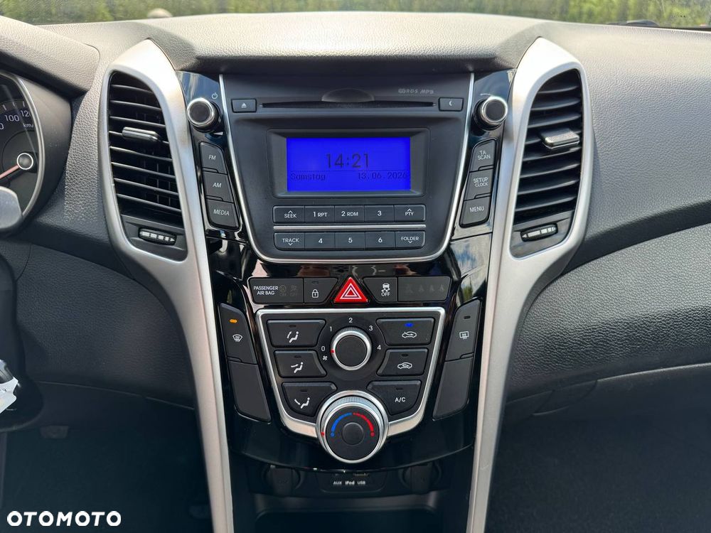 Hyundai i30 blue Kombi 1.4 Classic - 26