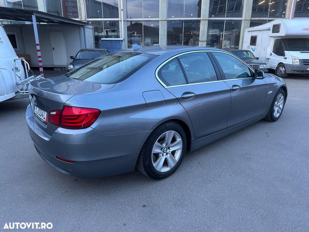 BMW Seria 5 520i Aut. Luxury Line - 4