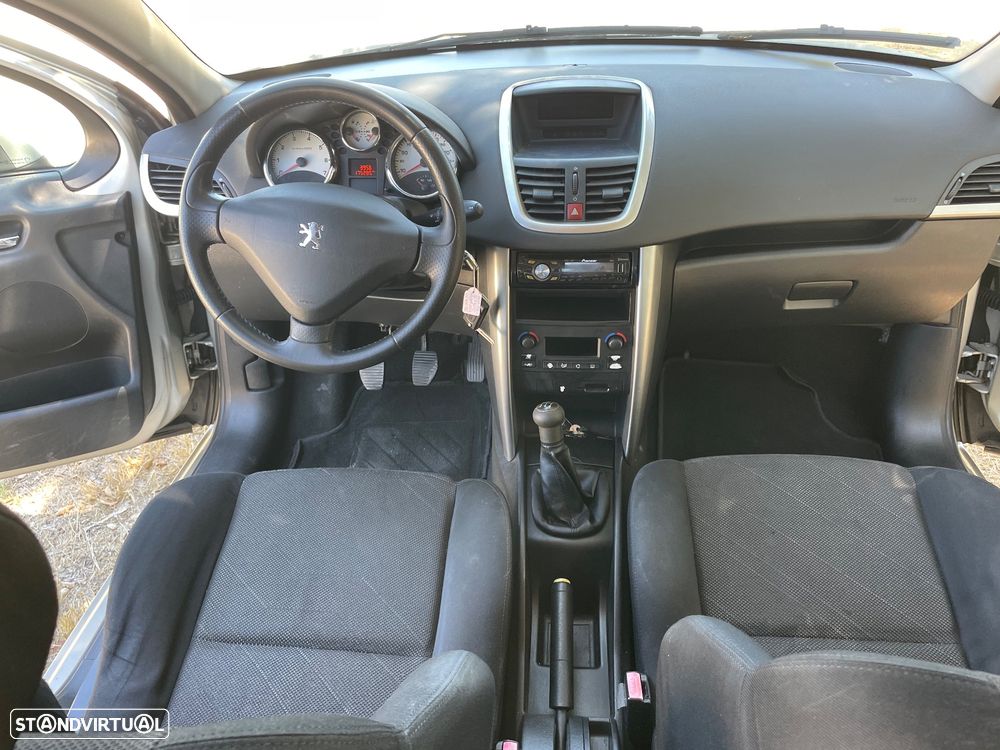 Peugeot 207 1.4 16V Sport - 31
