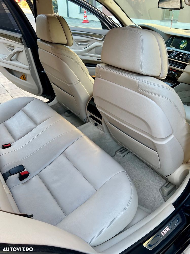 BMW Seria 5 530d xDrive AT - 13