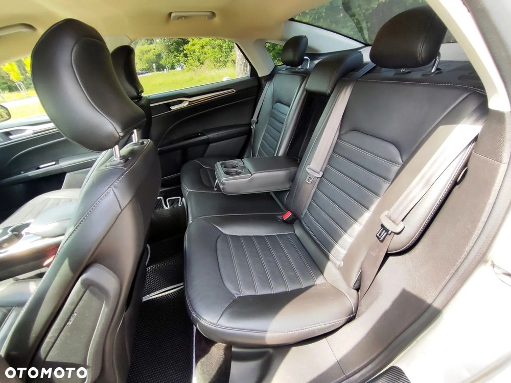 Ford Fusion - 9