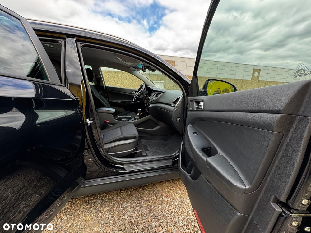 Hyundai Tucson 1.6 GDI BlueDrive GO 2WD - 22
