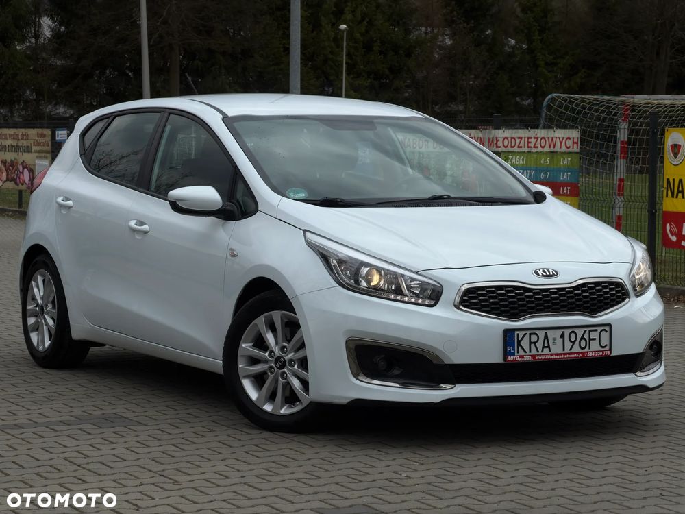 Kia Ceed 1.4 CVVT Dream Team Edition - 1